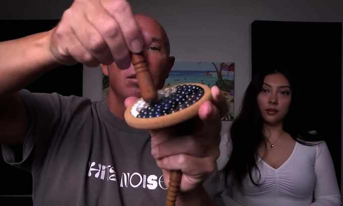 Massage @MassageASMR 使用了我的触发音。