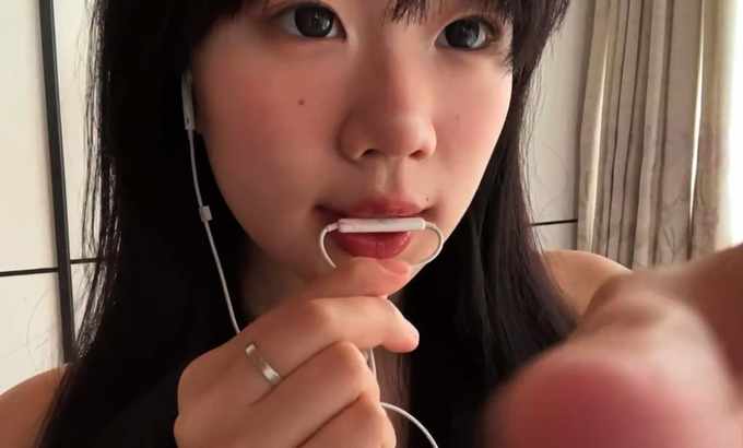kk快睡觉 ASMR 啃麦