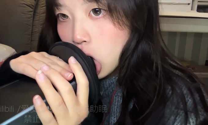 椰椰拿铁 ASMR 快速激烈的舔耳 fix