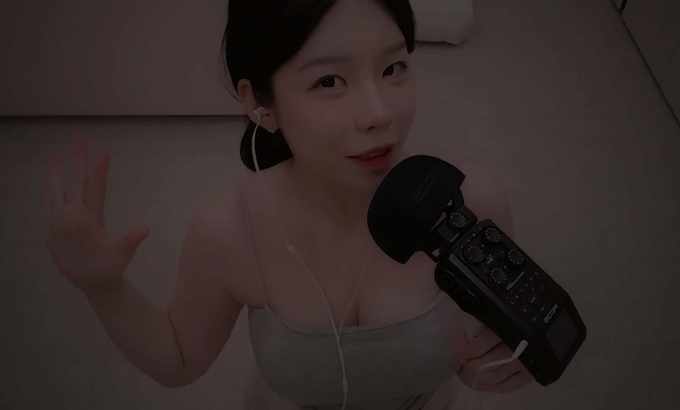 Yeonchu ASMR 粘糊糊的口水画 吐沫画 口音和视觉触发