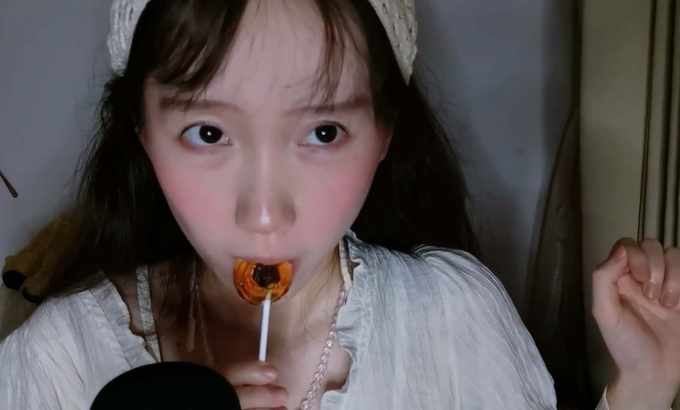 YiDan的窝窝 ASMR 舔棒棒糖😛😜😝
