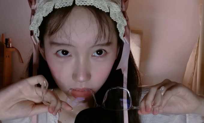 YiDan的窝窝 ASMR tian👓眼镜🤓