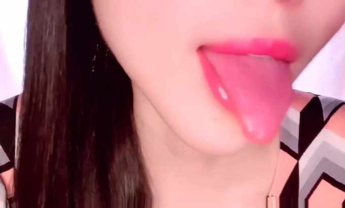 Fuwari ASMR 红嘴唇舔屏