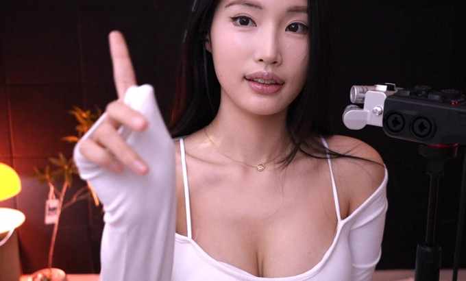 Crystal 这声音就在你耳边👂