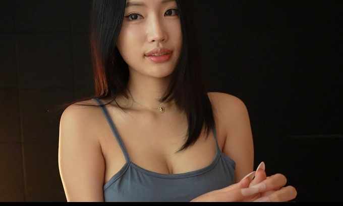Crystal 轻柔的指甲敲击声，令人心醉神迷