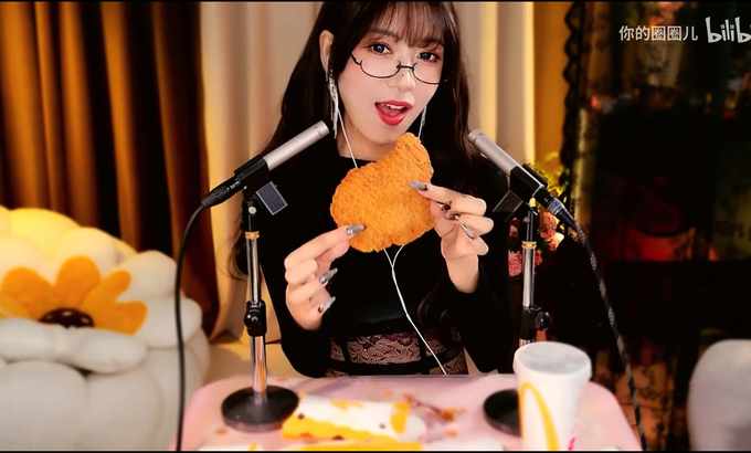 众乐-圈圈 ASMR【极致声控】炸鸡外皮脆裂声 蔬果脆咔嚓声 进来嗑瓜子 圈圈咀嚼音助眠解压ASMR哄睡 你的圈圈
