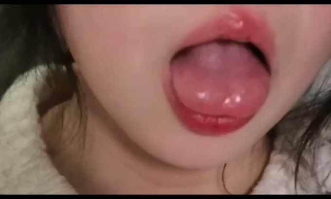 椰椰拿铁 ASMR 舔屏 少女 白嫩