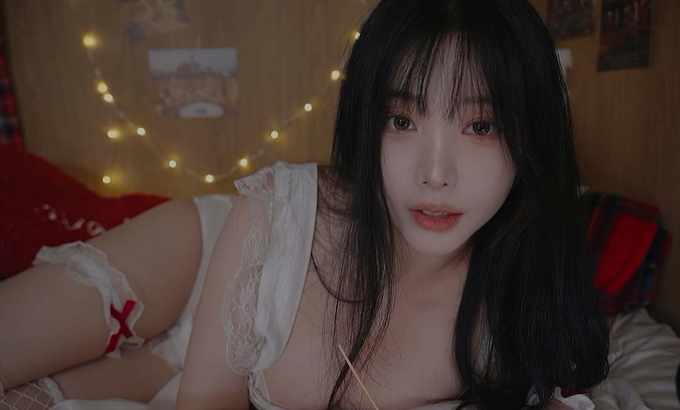 Yoon ying ASMR 母系女僕主题咖啡廳